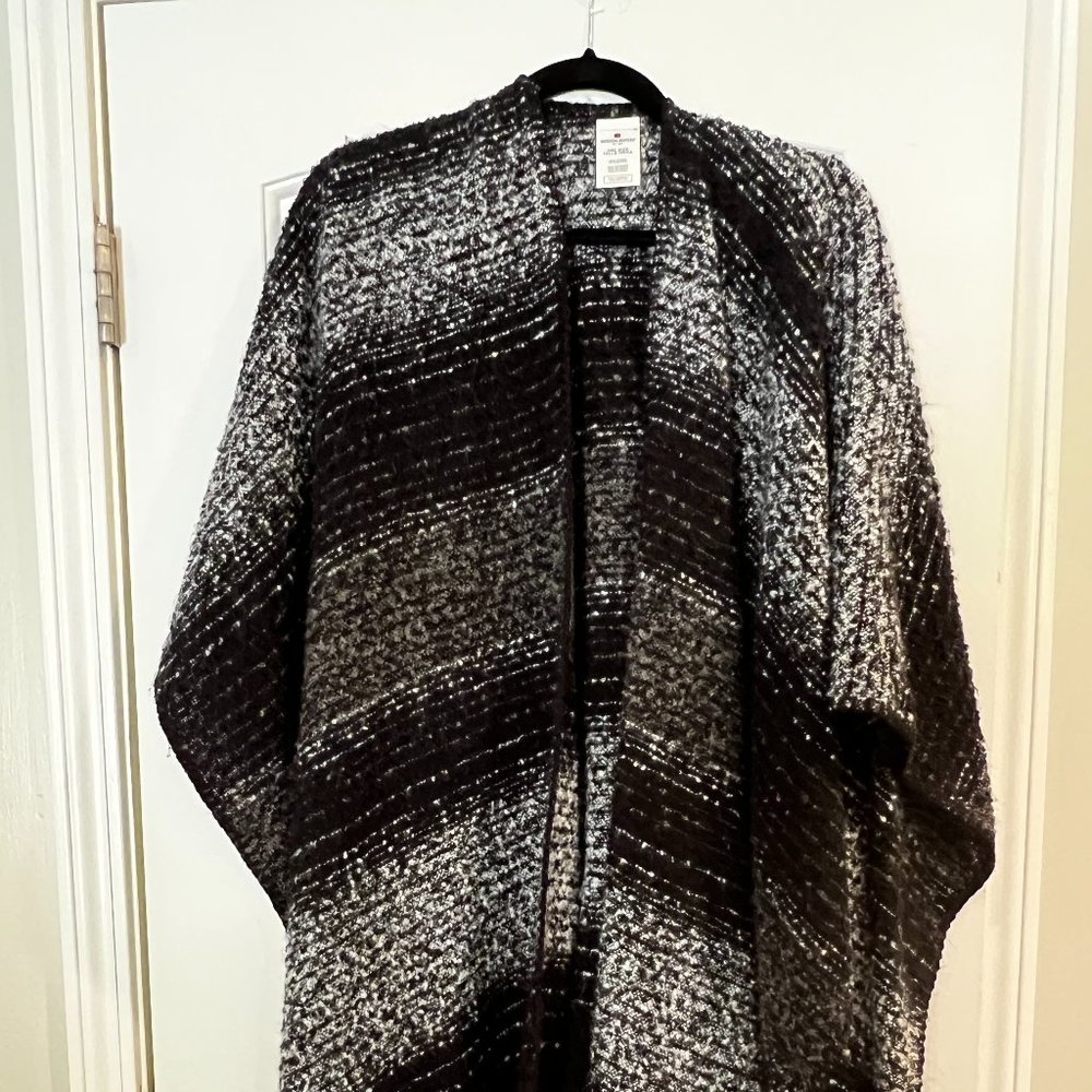 WOOLRICH |  Black & White Poncho Wrap Shawl One Size Fits All